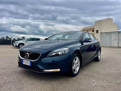 Blu Usata 2016 Volvo V40 Tre volumi | 9500 € (Buon prezzo)