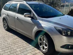 Grigio Usata 2010 Ford Focus Style Station wagon | 5000 € (Molto cara)
