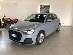 Grigio Usata 2024 Audi A1 Sportback Advanced Plus Due volumi | 25.900 € (Buon prezzo)