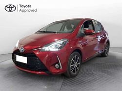 Red mica (n.o.) Usata 2019 Toyota Yaris Hybrid Active Tre volumi | 18.950 € (Molto cara)