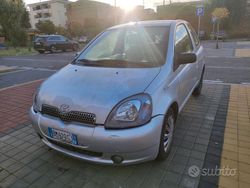 Grigio Usata 2002 Toyota Yaris Due volumi | 600 €