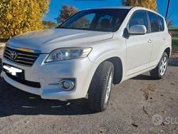 Bianco Usata 2011 Toyota RAV4 Executive SUV | 6000 € (Buon prezzo)