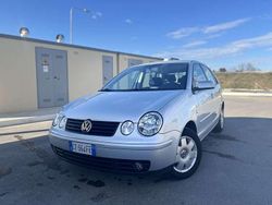 Usata 2005 VW Polo Tre volumi | 2600 € (Buon prezzo)