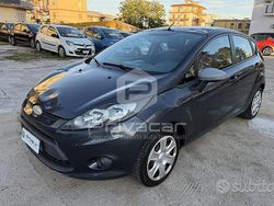 Grigio Usata 2009 Ford Fiesta Due volumi | 1999 € (Super prezzo)
