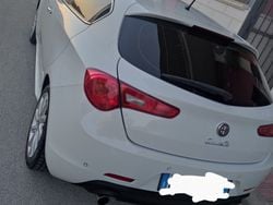 Bianco Usata 2010 Alfa Romeo Giulietta Due volumi | 7000 € (Molto cara)