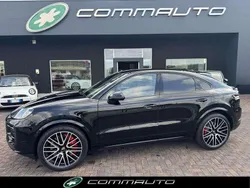 Nero Usata 2024 Porsche Cayenne Turbo E-Hybrid SUV | 165.000 €