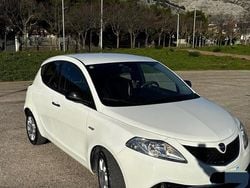 Bianco Usata 2016 Lancia Ypsilon Due volumi | 6200 € (Ottimo prezzo)