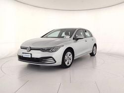 Reflex silver metallizzato Usata 2022 VW Golf VIII Life Tre volumi | 19.400 € (Buon prezzo)