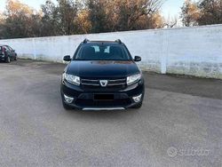 Nero Usata 2014 Dacia Sandero Stepway Tre volumi | 8499 € (Cara)