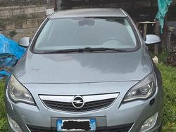 Grigio Usata 2009 Opel Astra Tre volumi | 900 € (Super prezzo)