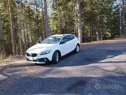 Bianco Usata 2018 Volvo V40 CC Kinetic Station wagon | 11.800 € (Buon prezzo)