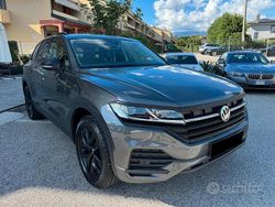 Grigio Usata 2020 VW Touareg Style SUV | 33.900 € (Buon prezzo)