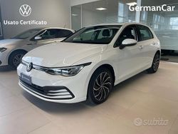 Bianco Usata 2022 VW Golf VIII Life Tre volumi | 22.900 € (Buon prezzo)