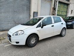 Bianco Usata 2012 Fiat Punto Tre volumi | 2100 €