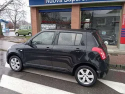 Nero Usata 2010 Suzuki Swift GL Tre volumi | 6900 € (Molto cara)