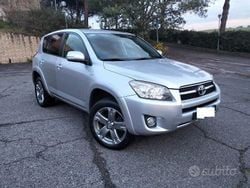 Nero Usata 2009 Toyota RAV4 Luxury SUV | 7600 € (Buon prezzo)