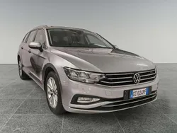 Grigio Usata 2020 VW Passat Business Station wagon | 20.890 € (Buon prezzo)