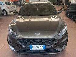 Grigio Usata 2021 Ford Focus Due volumi | 18.000 € (Buon prezzo)