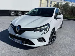 Bianco Usata 2019 Renault Clio IV Initiale Paris Tre volumi | 12.900 € (Cara)