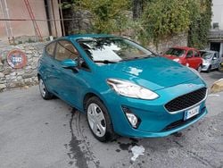 Blu Usata 2017 Ford Fiesta Tre volumi | 8200 € (Ottimo prezzo)