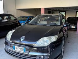 Nero Usata 2008 Renault Laguna III Initiale Tre volumi | 3800 € (Molto cara)