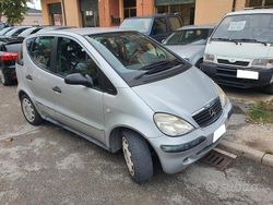 Grigio Usata 2001 Mercedes A140 Classic Tre volumi | 2499 € (Molto cara)