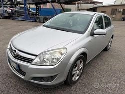 Grigio Usata 2006 Opel Astra Cosmo Tre volumi | 2550 € (Buon prezzo)