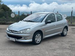 Grigio Usata 2006 Peugeot 206 Tre volumi | 4600 € (Molto cara)