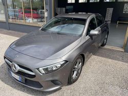 Grigio Usata 2019 Mercedes A180 Tre volumi | 17.800 € (Buon prezzo)