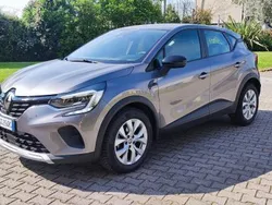 Grigio scuro Usata 2021 Renault Captur Business SUV | 15.500 € (Buon prezzo)