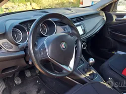 Usata 2013 Alfa Romeo Giulietta Due volumi | 10.500 € (Molto cara)