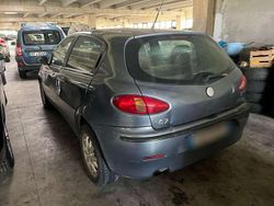 Usata 2003 Alfa Romeo 147 Distinctive Due volumi | 900 € (Super prezzo)