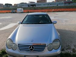 Grigio Usata 2003 Mercedes 180 Tre volumi | 1500 €