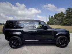 Nero Usata 2024 Land Rover Defender SE Dynamic SUV | 74.500 € (Cara)