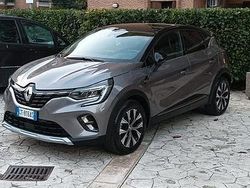Grigio Usata 2024 Renault Captur SUV | 16.800 € (Buon prezzo)
