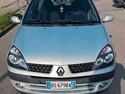 Grigio Usata 2001 Renault Clio II Tre volumi | 1900 €