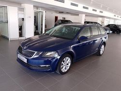 Blu/azzurro Usata 2017 Skoda Octavia Executive Station wagon | 10.500 € (Buon prezzo)