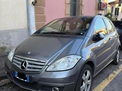 Grigio Usata 2011 Mercedes A180 Monovolume | 6900 €