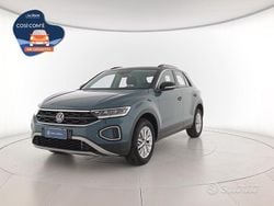 Petroleum blue metallizzato ne Usata 2024 VW T-Roc Life SUV | 31.500 € (Cara)