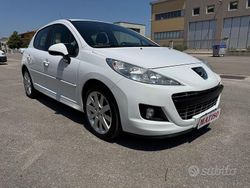 Bianco Usata 2011 Peugeot 207 Allure Tre volumi | 3990 € (Buon prezzo)