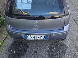 Usata 2004 Opel Corsa Cosmo Tre volumi | 2000 € (Cara)