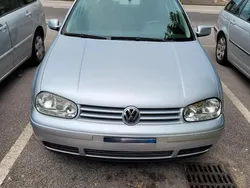Usata 2003 VW Golf IV Due volumi | 3900 € (Molto cara)