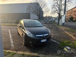 Nero Usata 2011 Opel Corsa Tre volumi | 2500 € (Buon prezzo)
