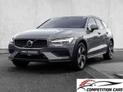 Grigio scuro Usata 2022 Volvo V60 CC Plus Station wagon | 37.980 € (Buon prezzo)