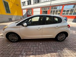 Bianco Usata 2018 Peugeot 208 Due volumi | 6500 € (Super prezzo)