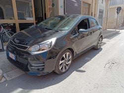 Nero Usata 2016 Kia Rio Tre volumi | 7990 € (Buon prezzo)