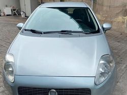 Grigio Usata 2009 Fiat Grande Punto Due volumi | 3200 € (Buon prezzo)