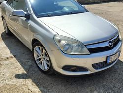 Usata 2007 Opel Astra Cabriolet Cosmo Cabrio | 5000 €