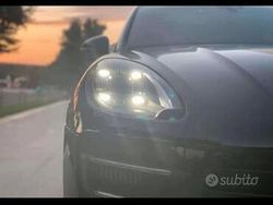 Nero Usata 2016 Porsche Macan Turbo SUV | 40.000 € (Buon prezzo)