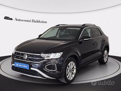 Nero perla Usata 2022 VW T-Roc Life SUV | 24.900 € (Buon prezzo)